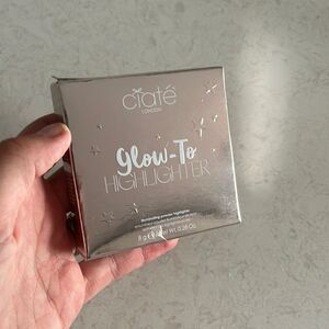 Ciate glow highlighter in moon dust NEW in box